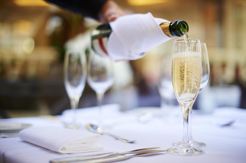 Steigenberger Icon Wiltcher'S Bryssel Exteriör bild Champagne being poured